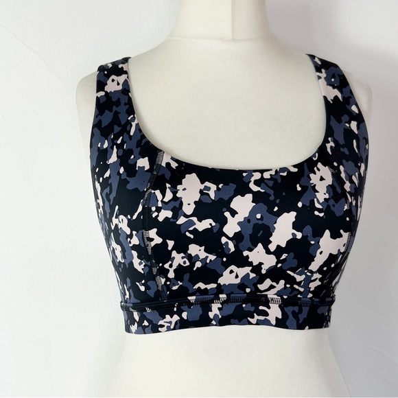 Sweaty Betty Blue Circuit Camo Sports Bra X-Back Size M Gym Yoga - Picture 3 of 9